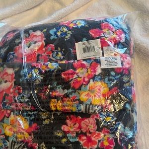 Vera Bradley Pretty Posies travel blanket